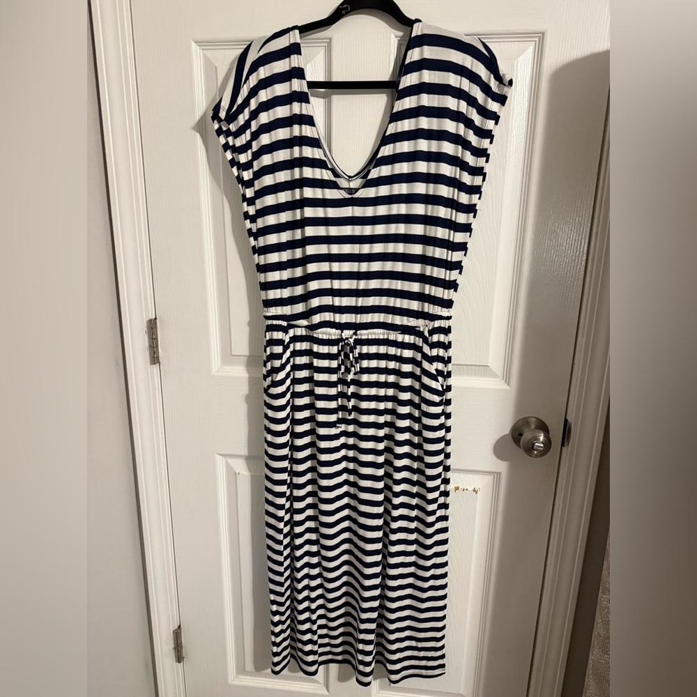 Torrid Navy and White Knit Top